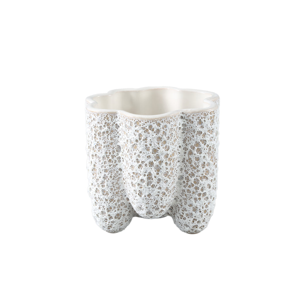 Batika White ceramic pot thick ribbed S