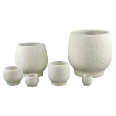 Evelynn White round cement pot on base L