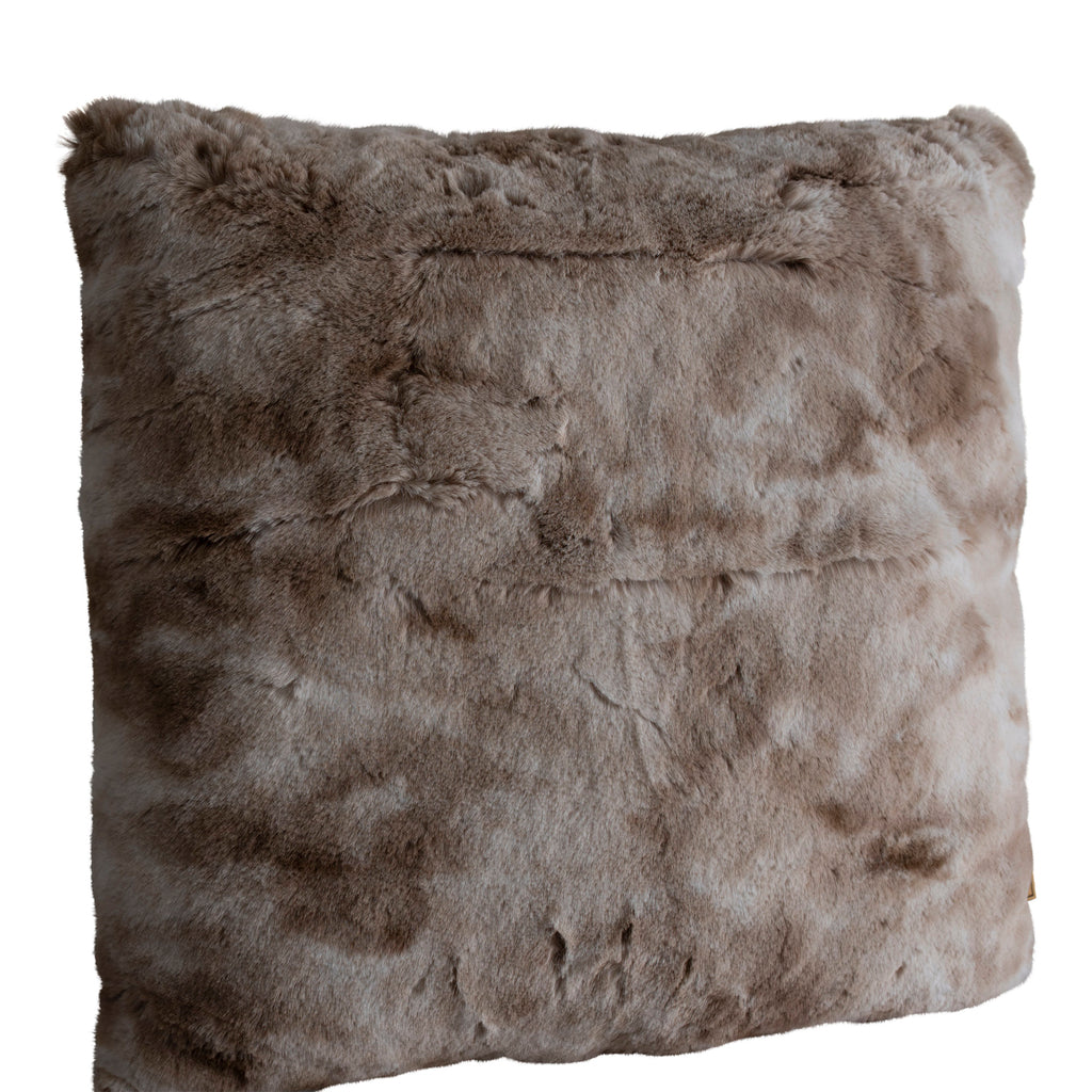 Linde Beige faux fur cushion square L